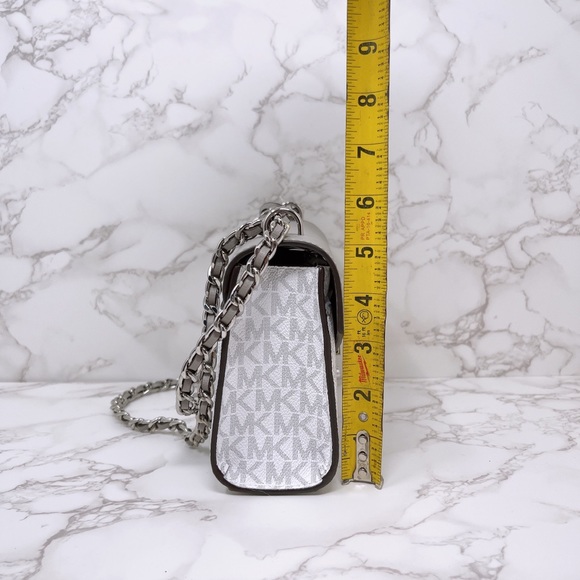 Michael Kors Rose small Crossbody - Picture 4 of 9